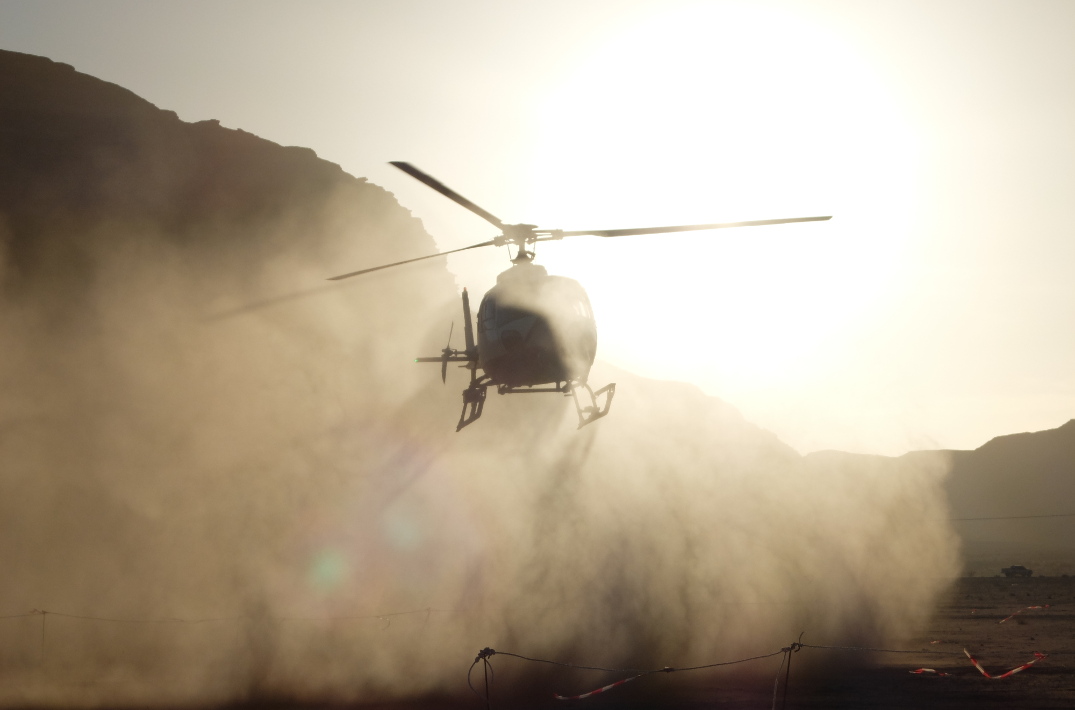 AERING-helicoptere-Shotover-K1-contre-jour